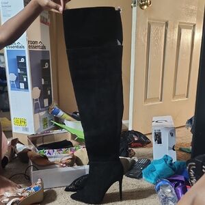 Elegant Black Over-the-Knee Boots